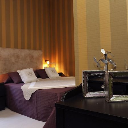 Caracciolo Guest House Рим Экстерьер фото